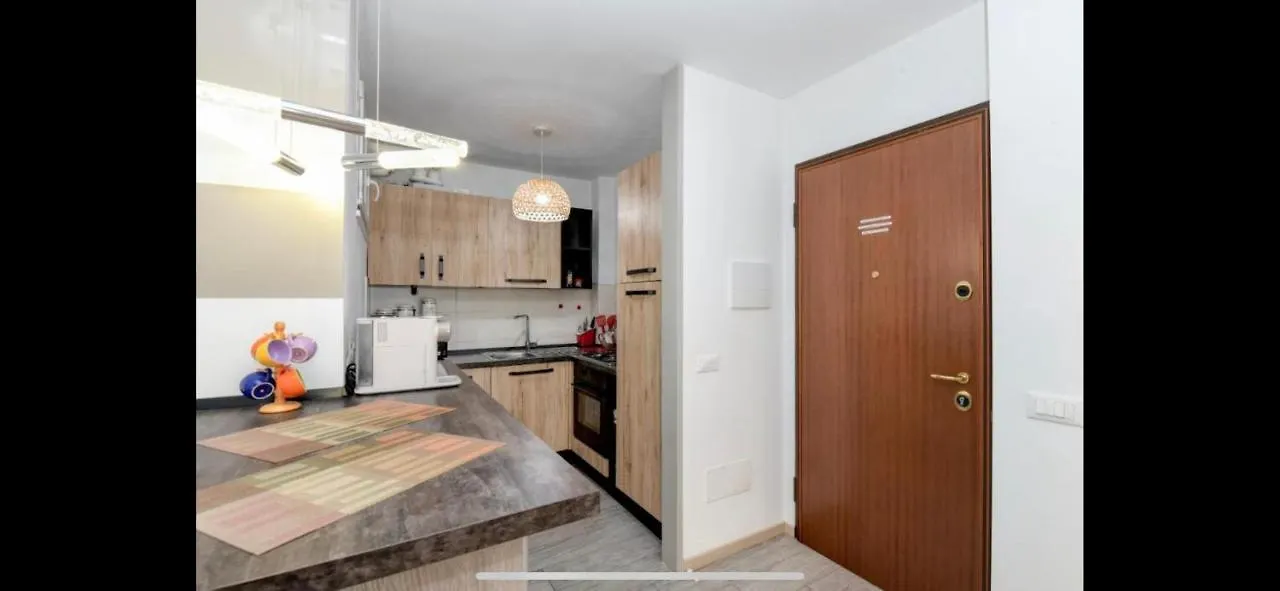 Appartamento Incantevole Con Vista Lago E Servizi シルミオーネ